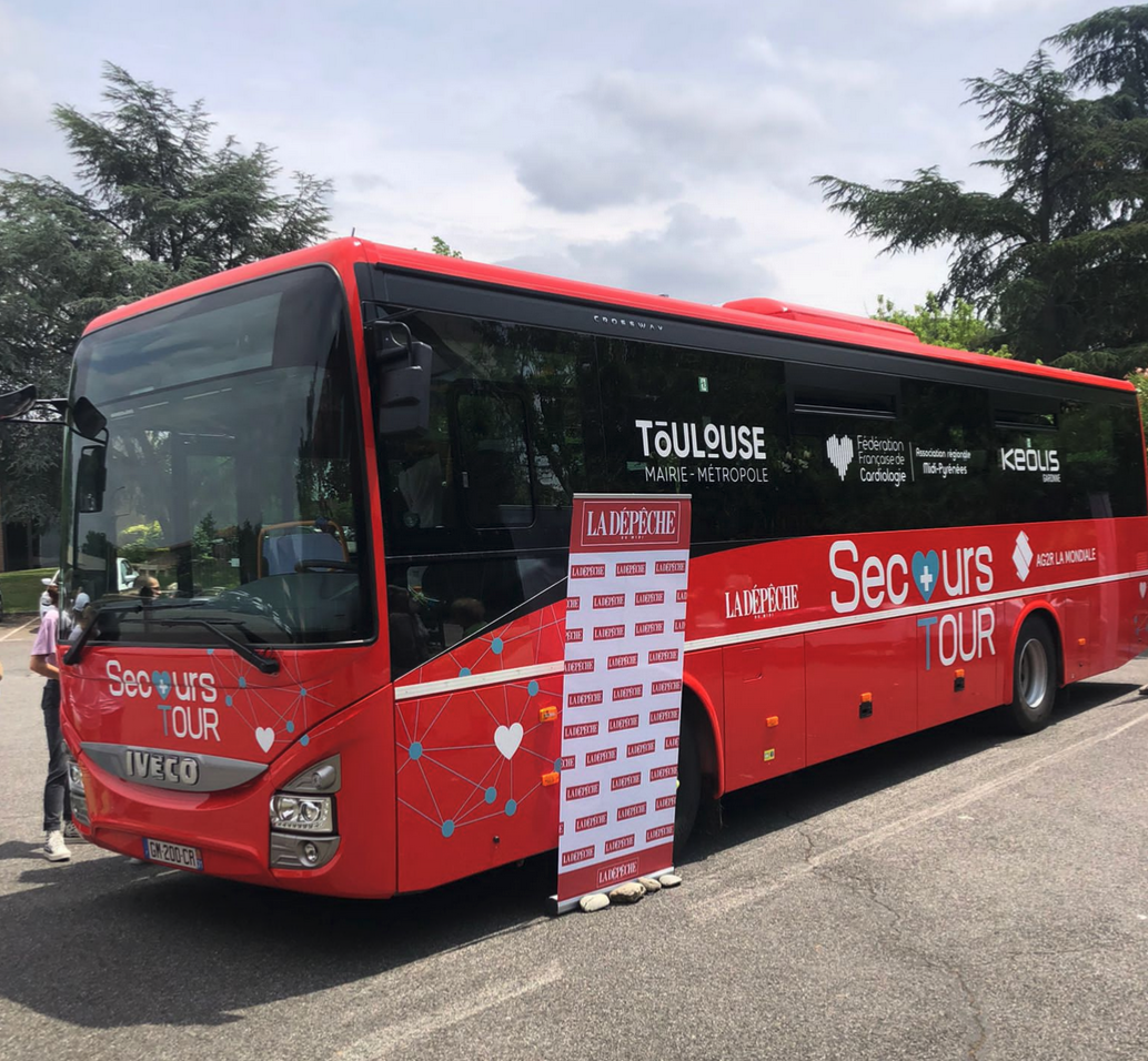 Le bus du Secours Tour