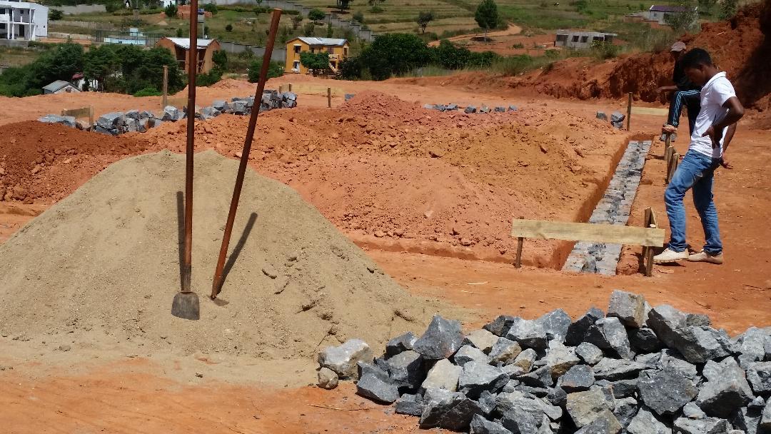 Avancement de la construction du premier bâtiment de Village Vert